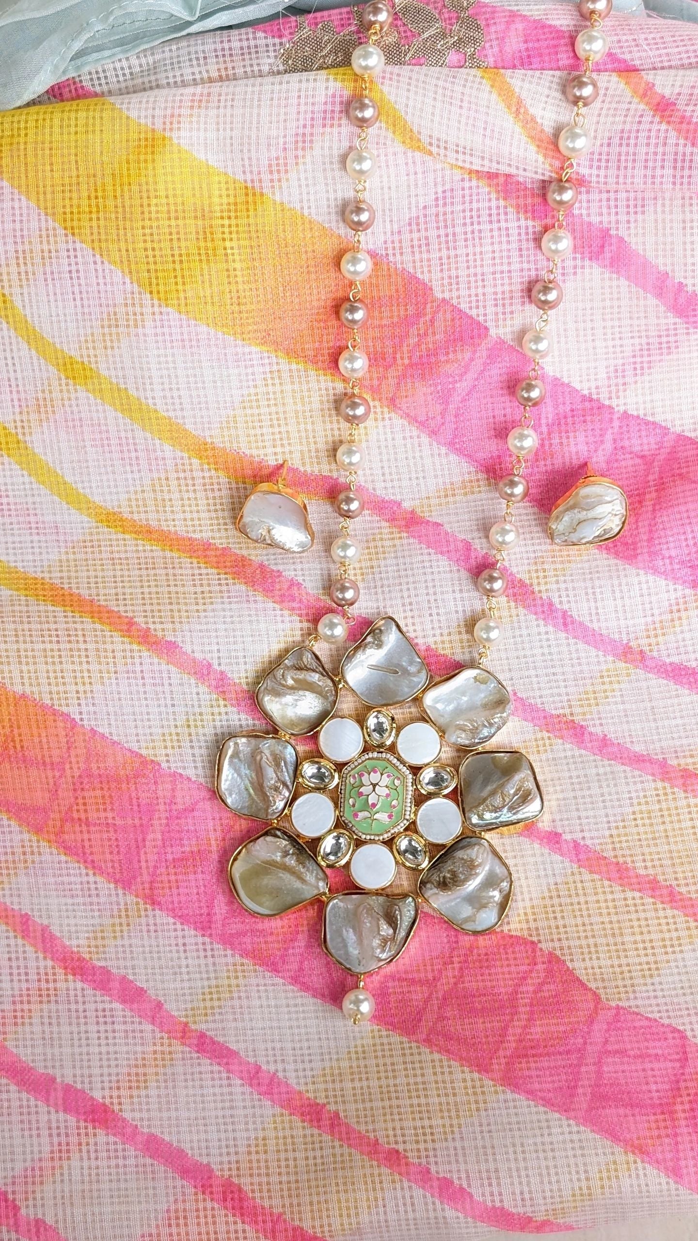 Mother of pearl necklace