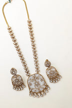 Jaal necklace with earrings - white