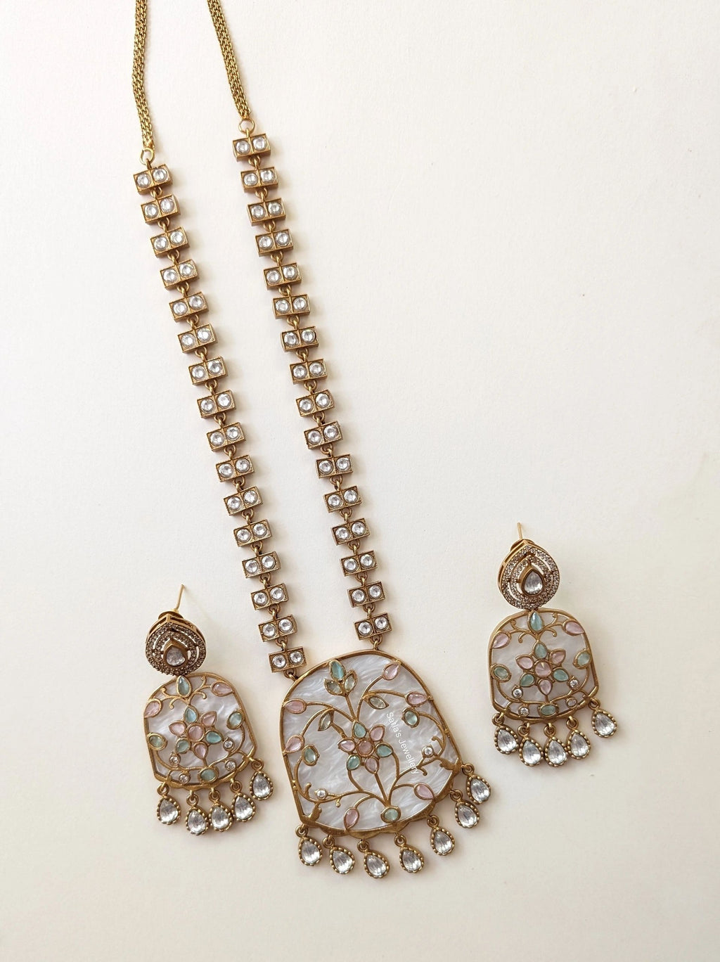 Jaal Necklace with earrings - Pestel green/Baby Pink