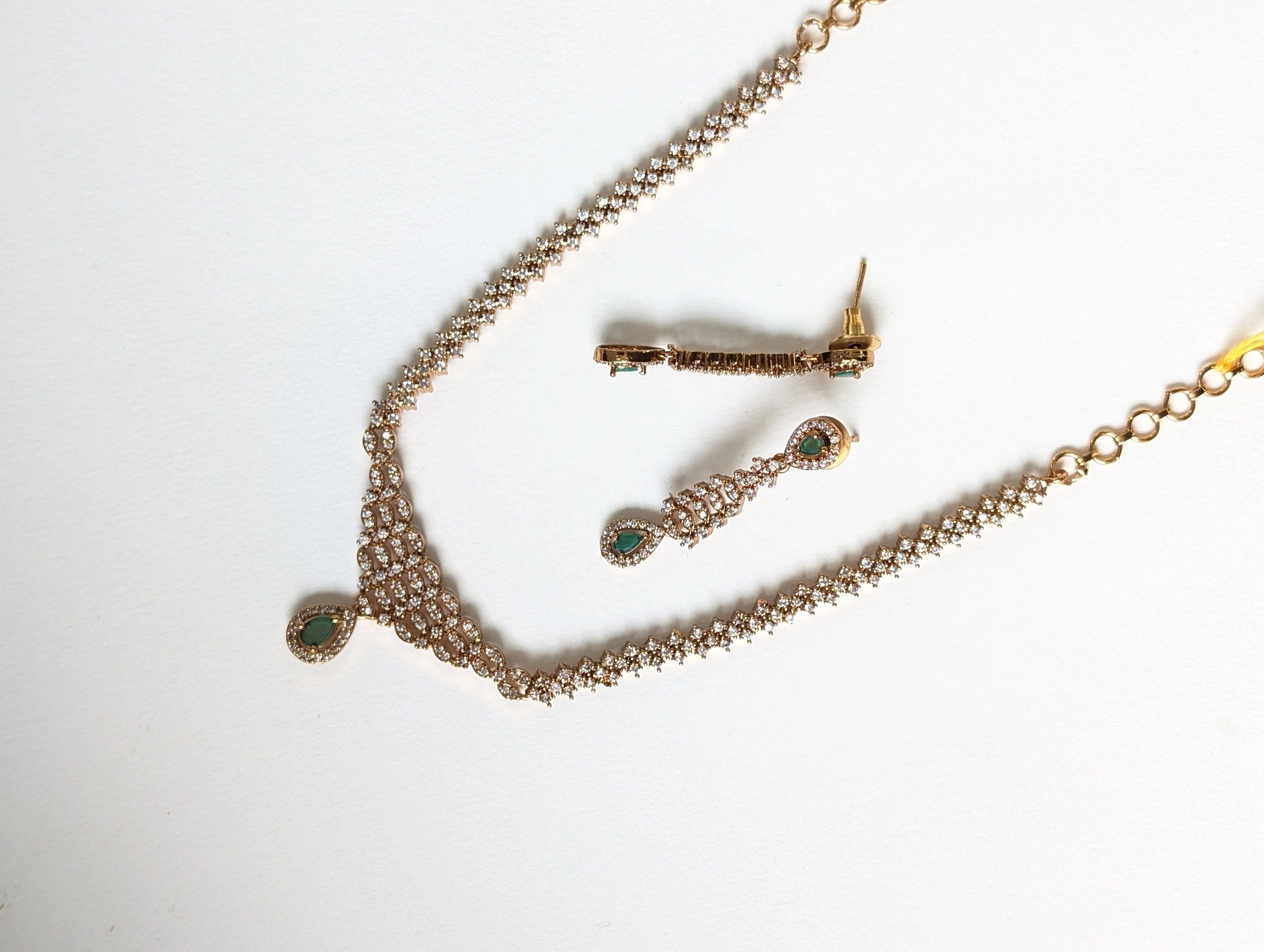 AD stone green necklace