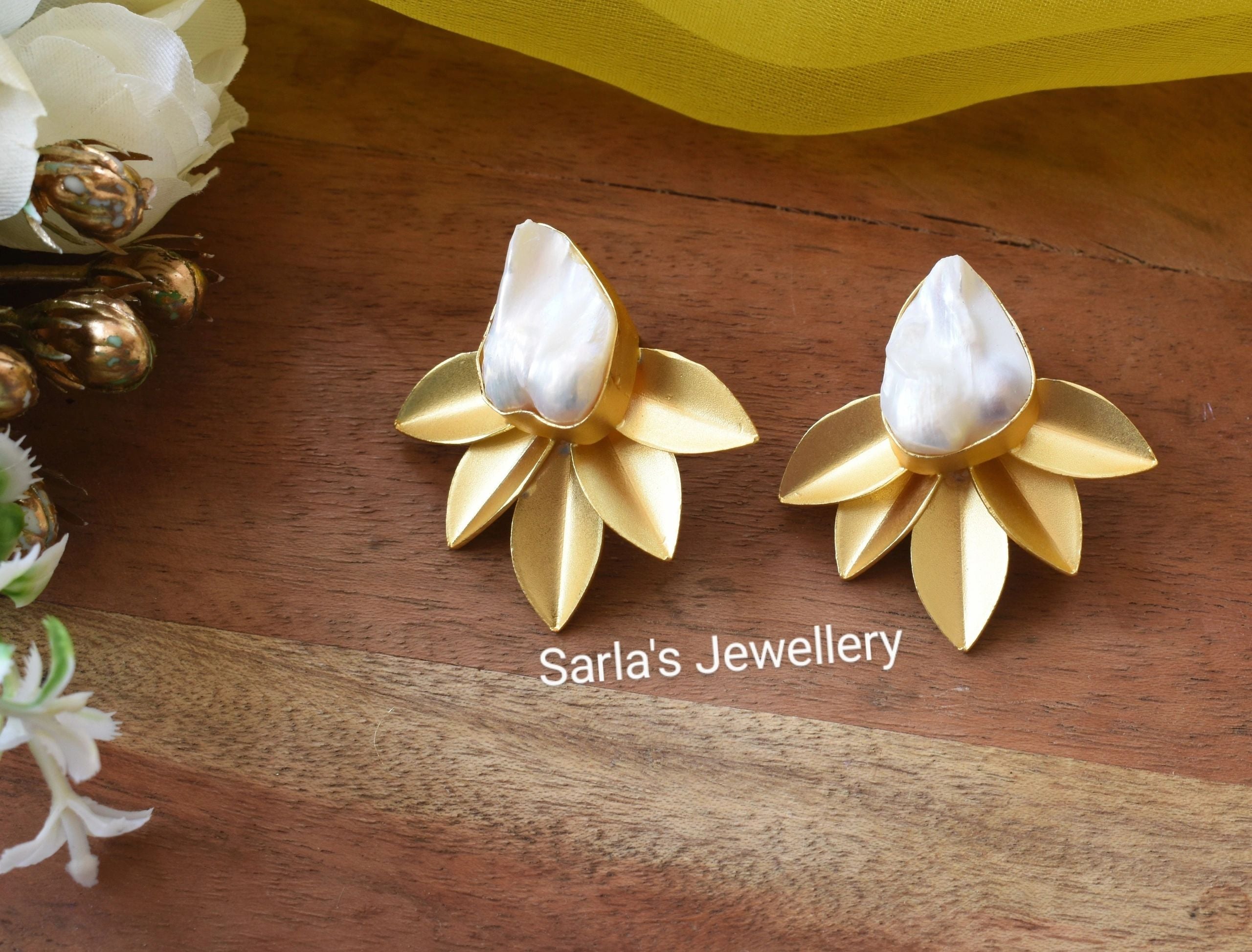 Floral Mother of Pearls (Barroque) earrings