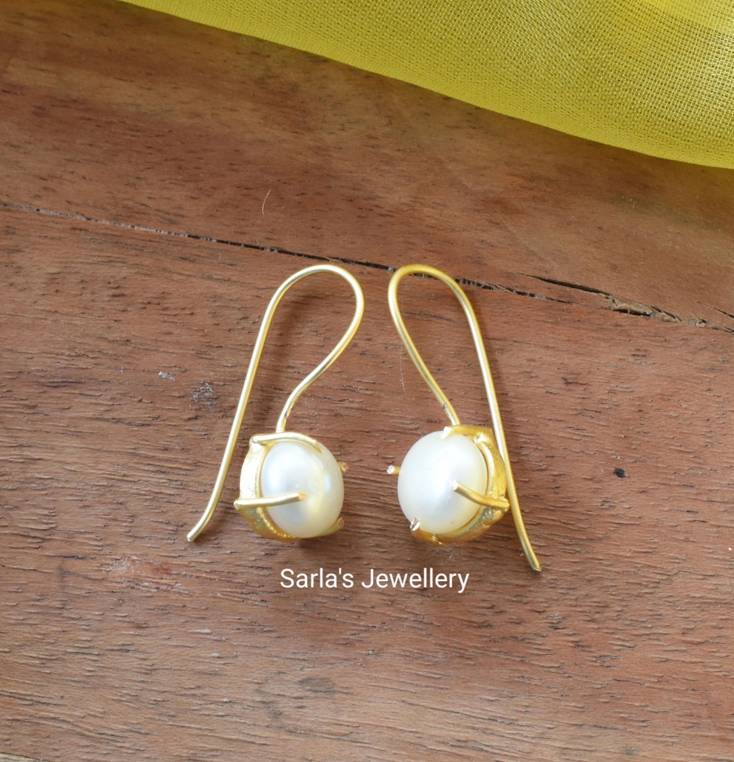 Premium Pearl hanging earrings