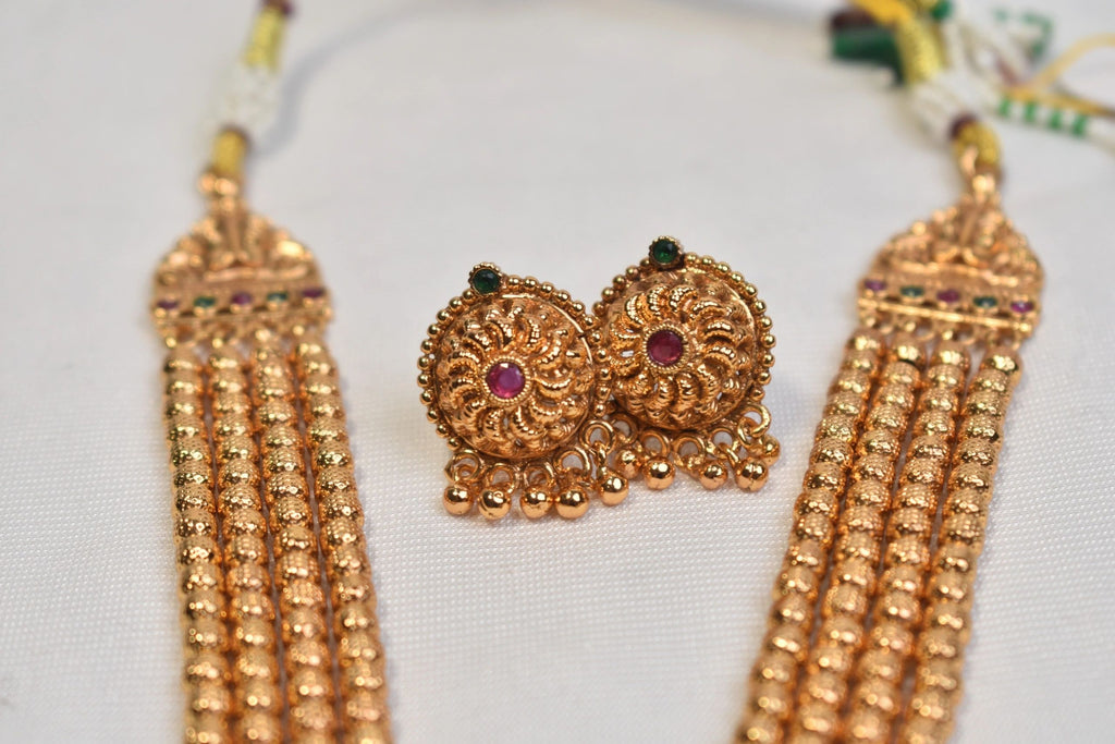 Gold covering Short Necklace with earrings