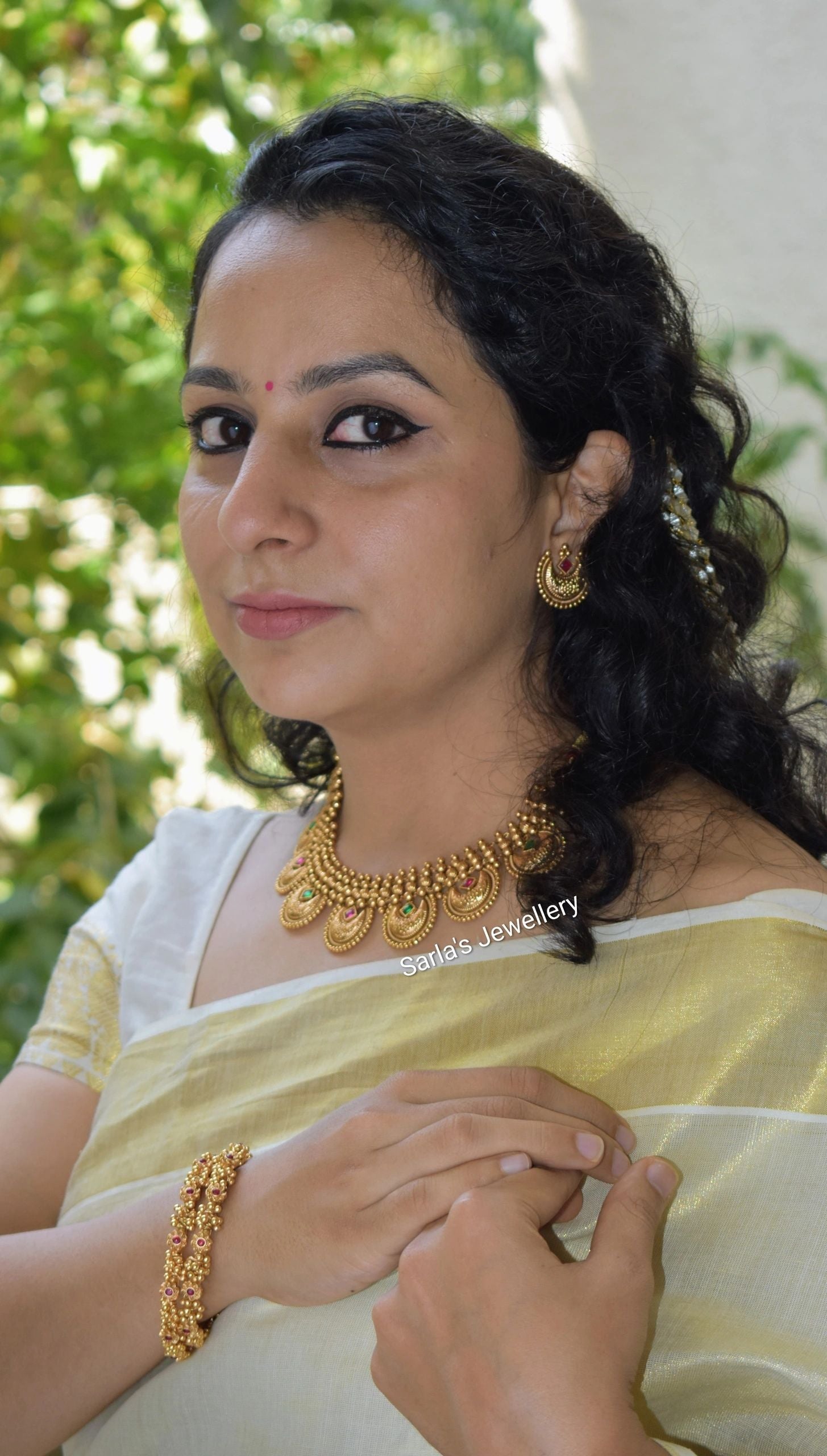Crescent shaped Multicolor Necklace