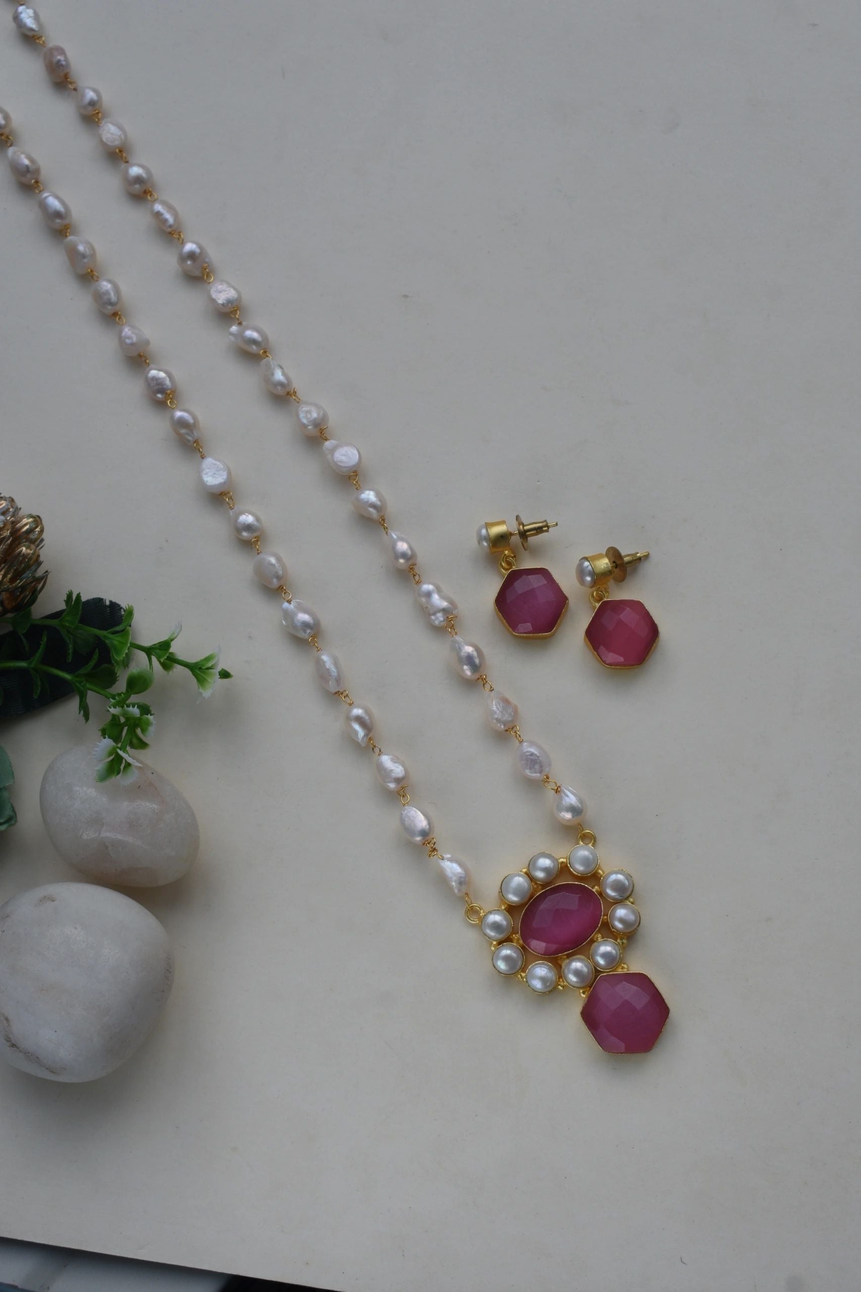 1.0 Freshwater Pearl Necklace set