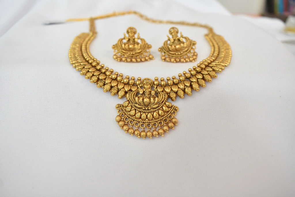 Varnika 4.0 Necklace set with earrings