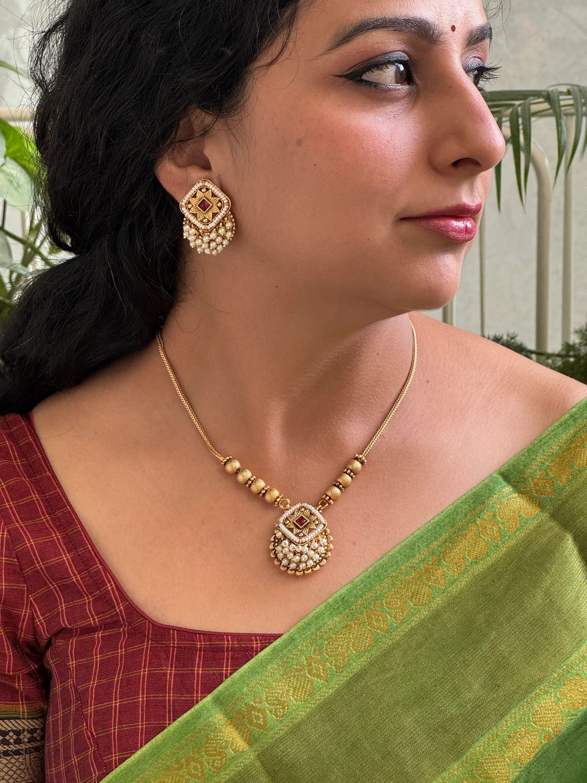Necklace with Pearls