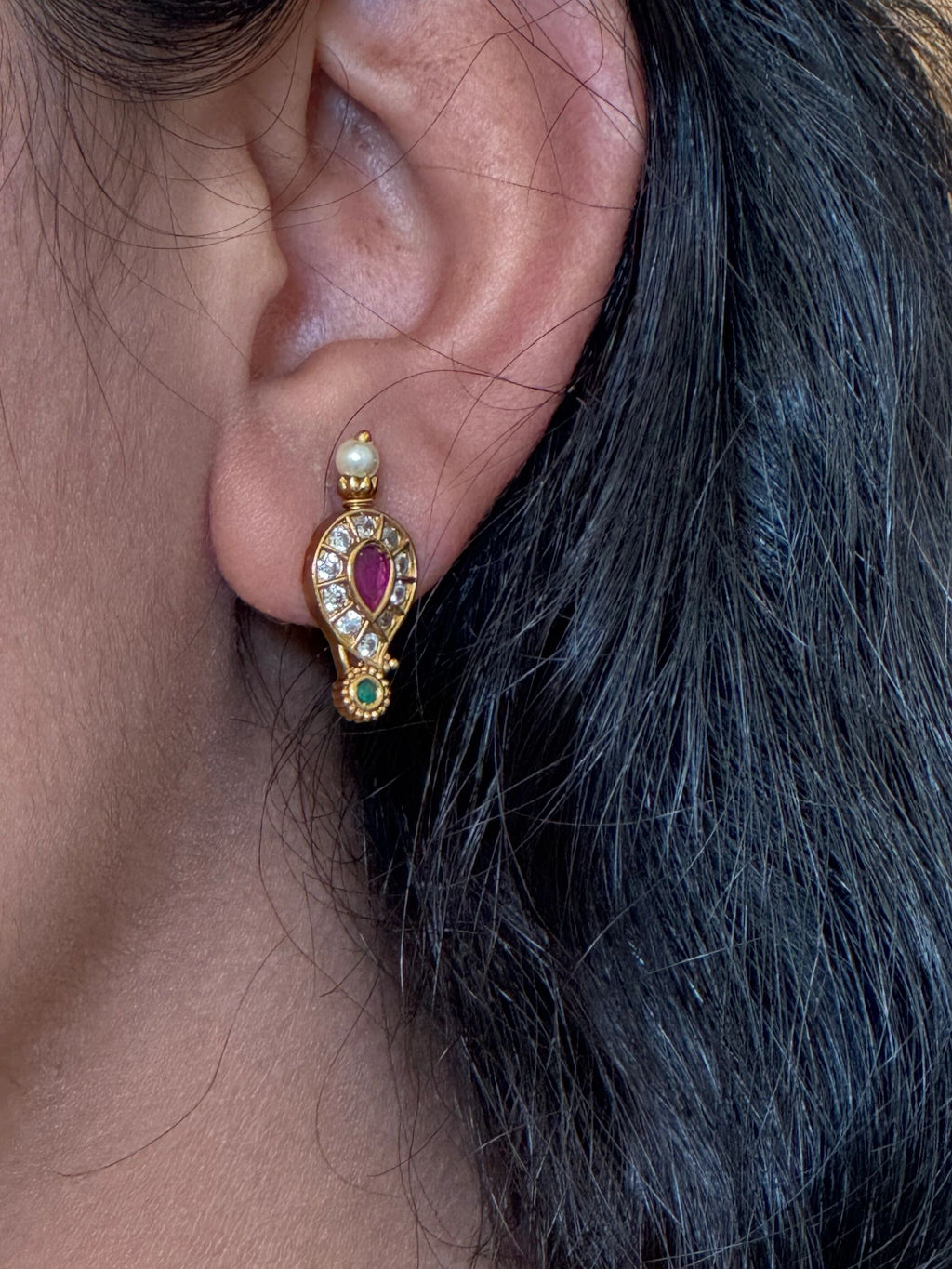 Mango shaped necklace with earrings