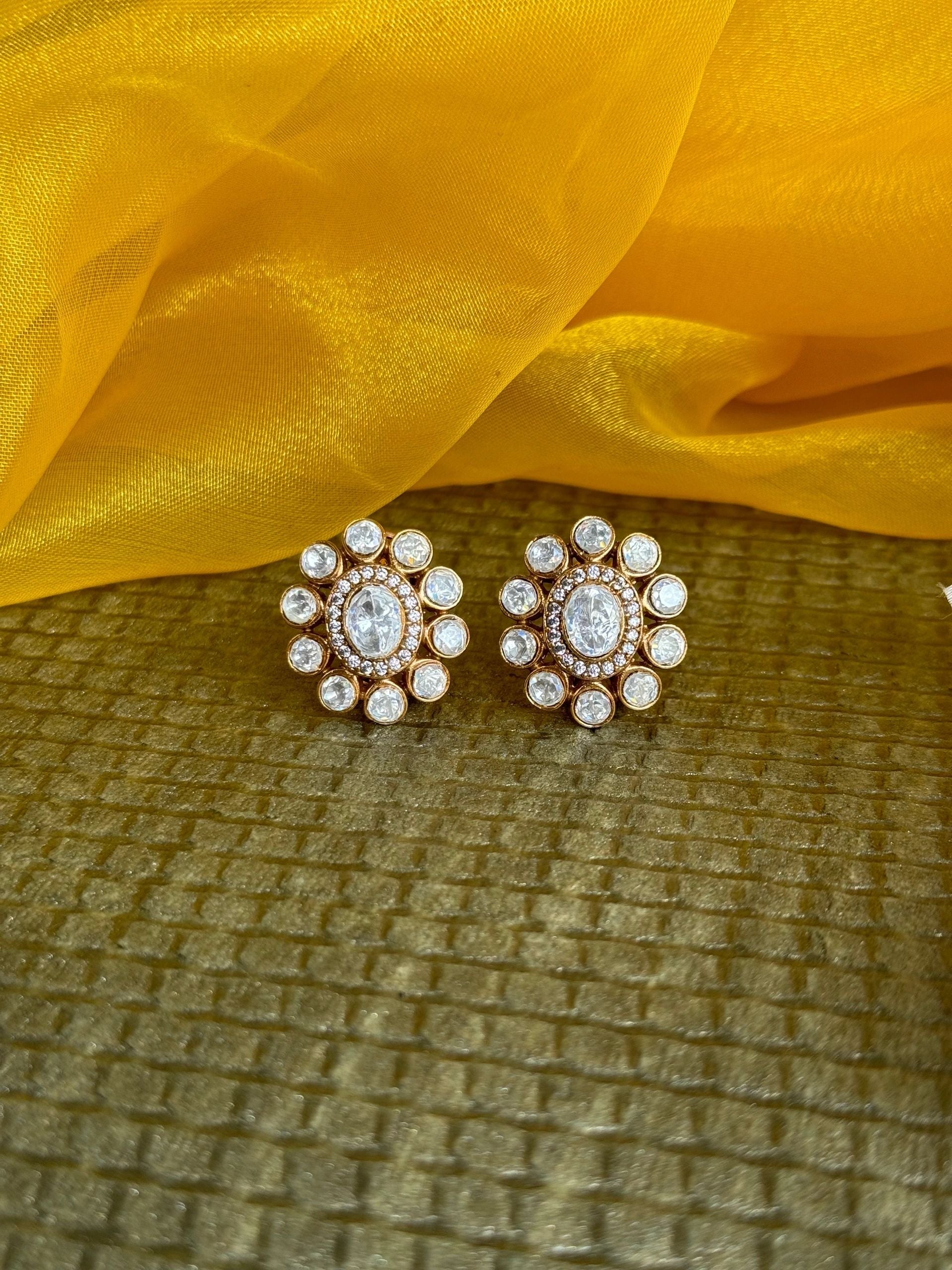 Earrings tops