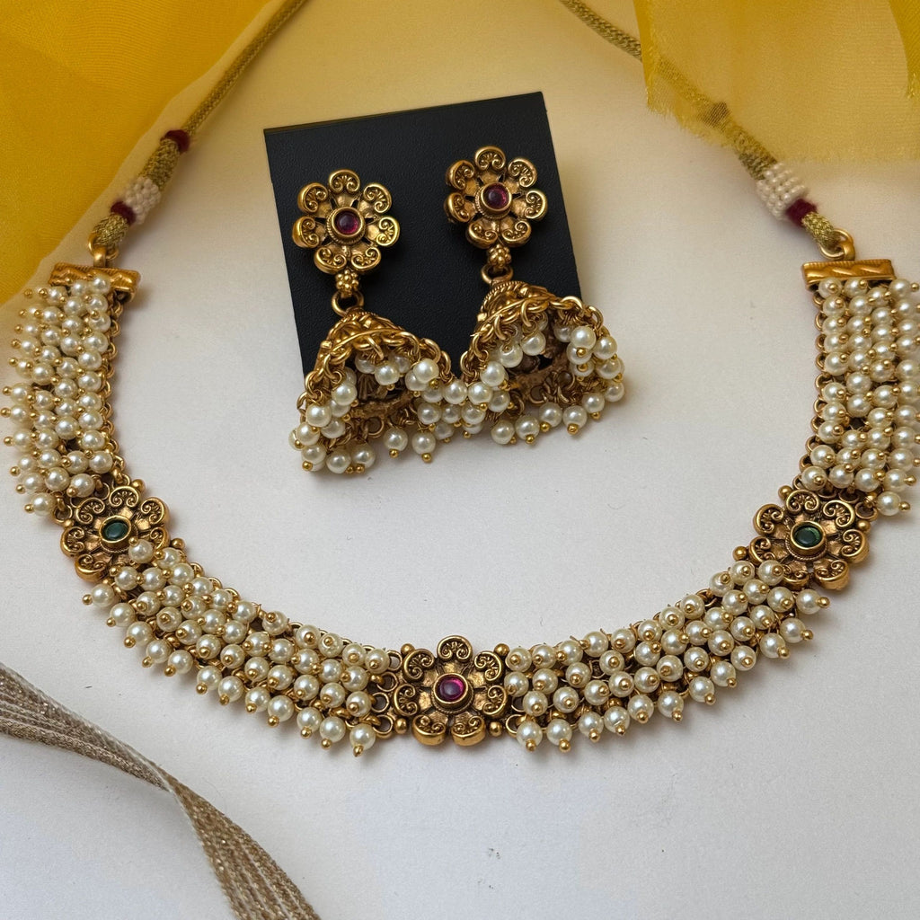 Delicate floral pearl necklace with jhumka