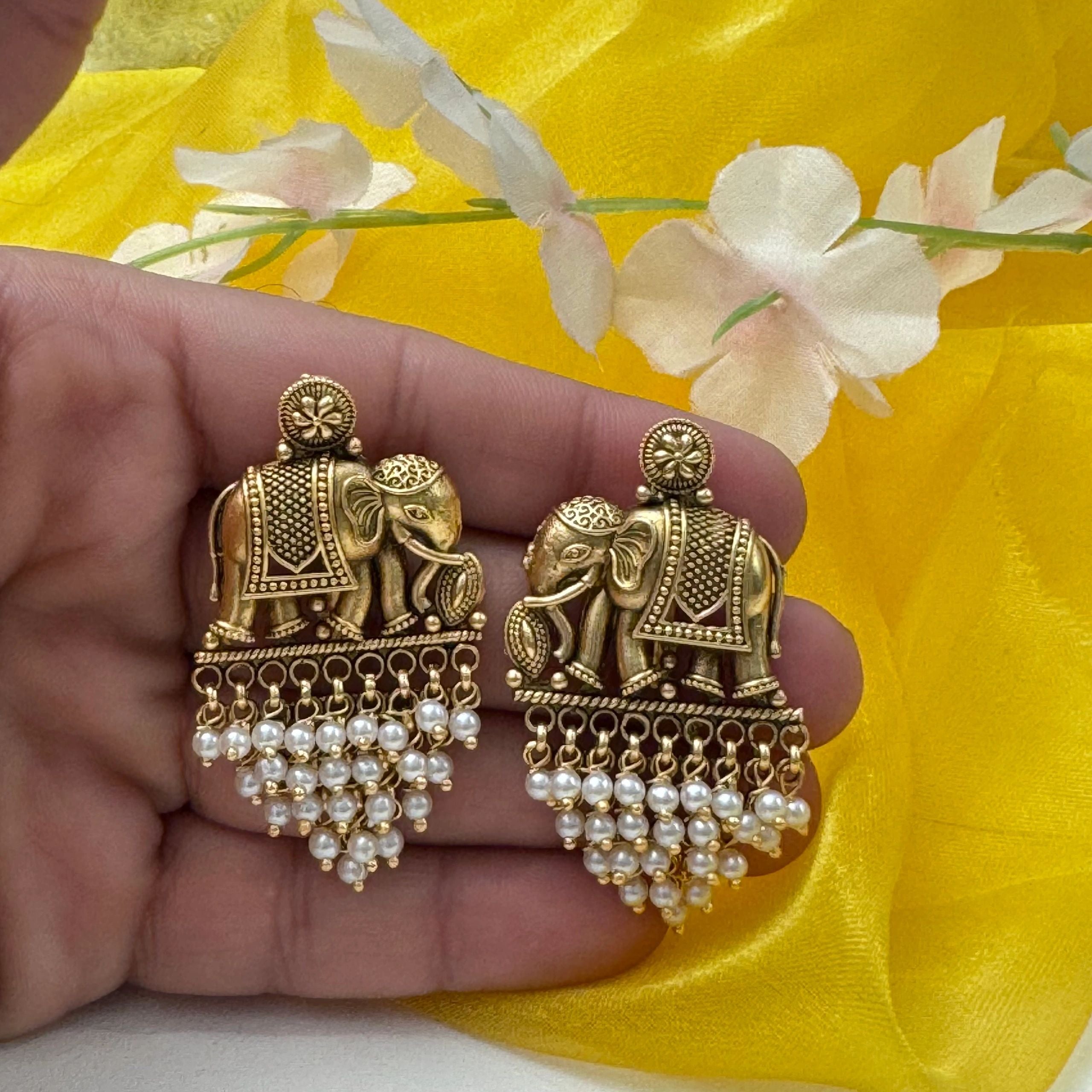 Elephant earrings Pearl R1
