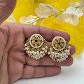 Gold forming Pearl earrings Green