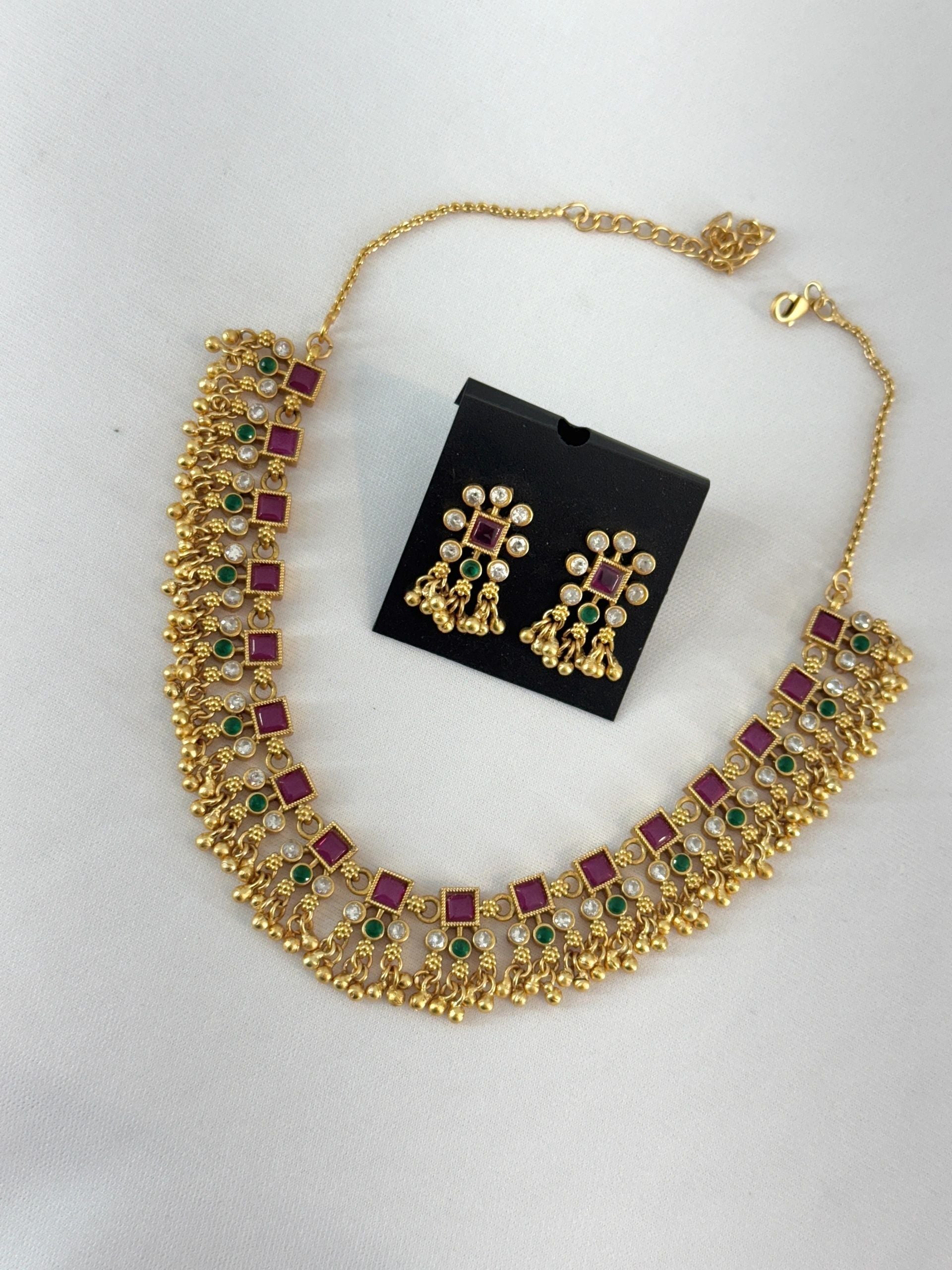 Pankhuri 1.1 necklace set
