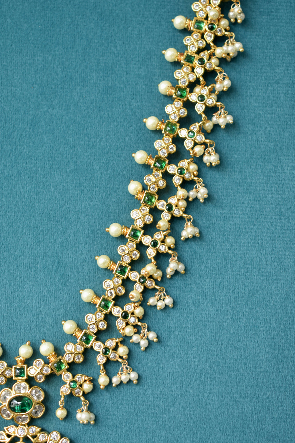 Long Pearl necklace set with earrings (Green)