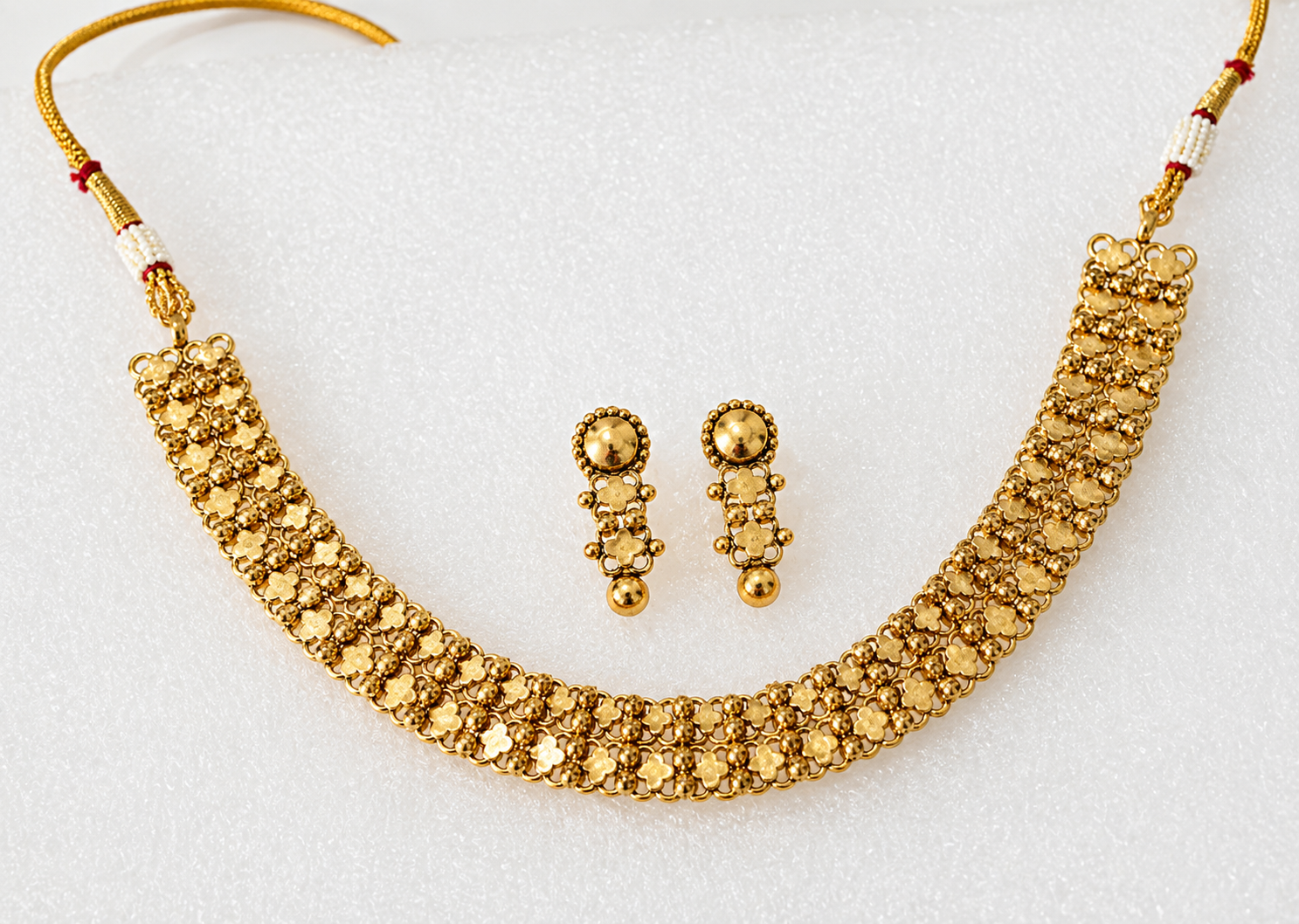 Real gold look alike necklace set