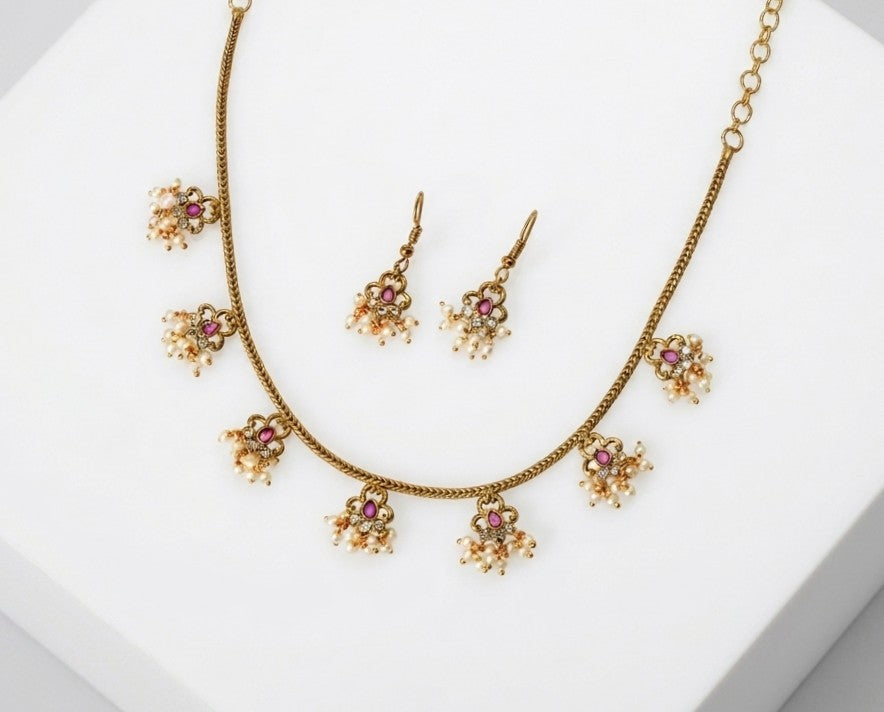 Swan Design delicate necklace set