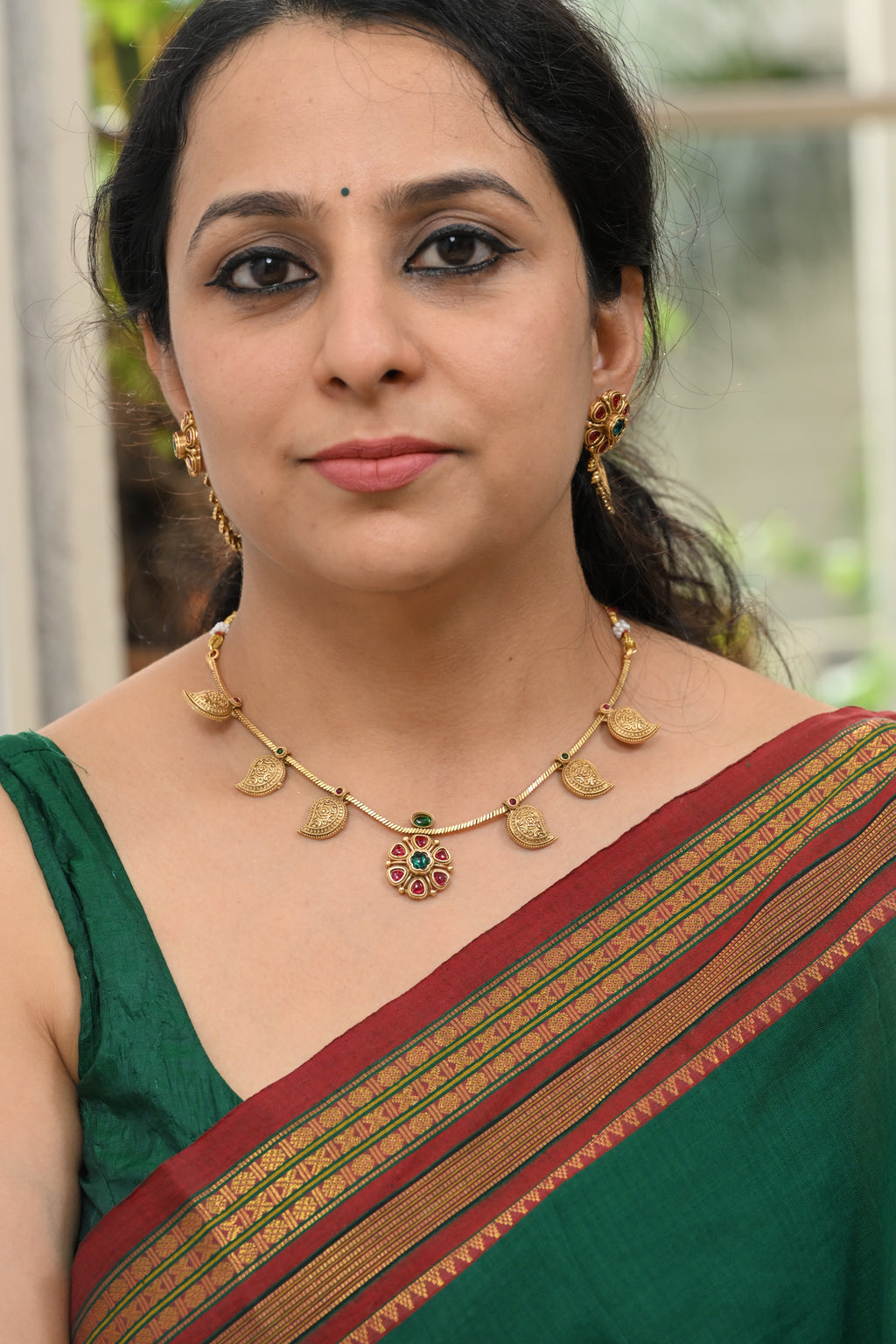 Avira Paisley Necklace set with earrings